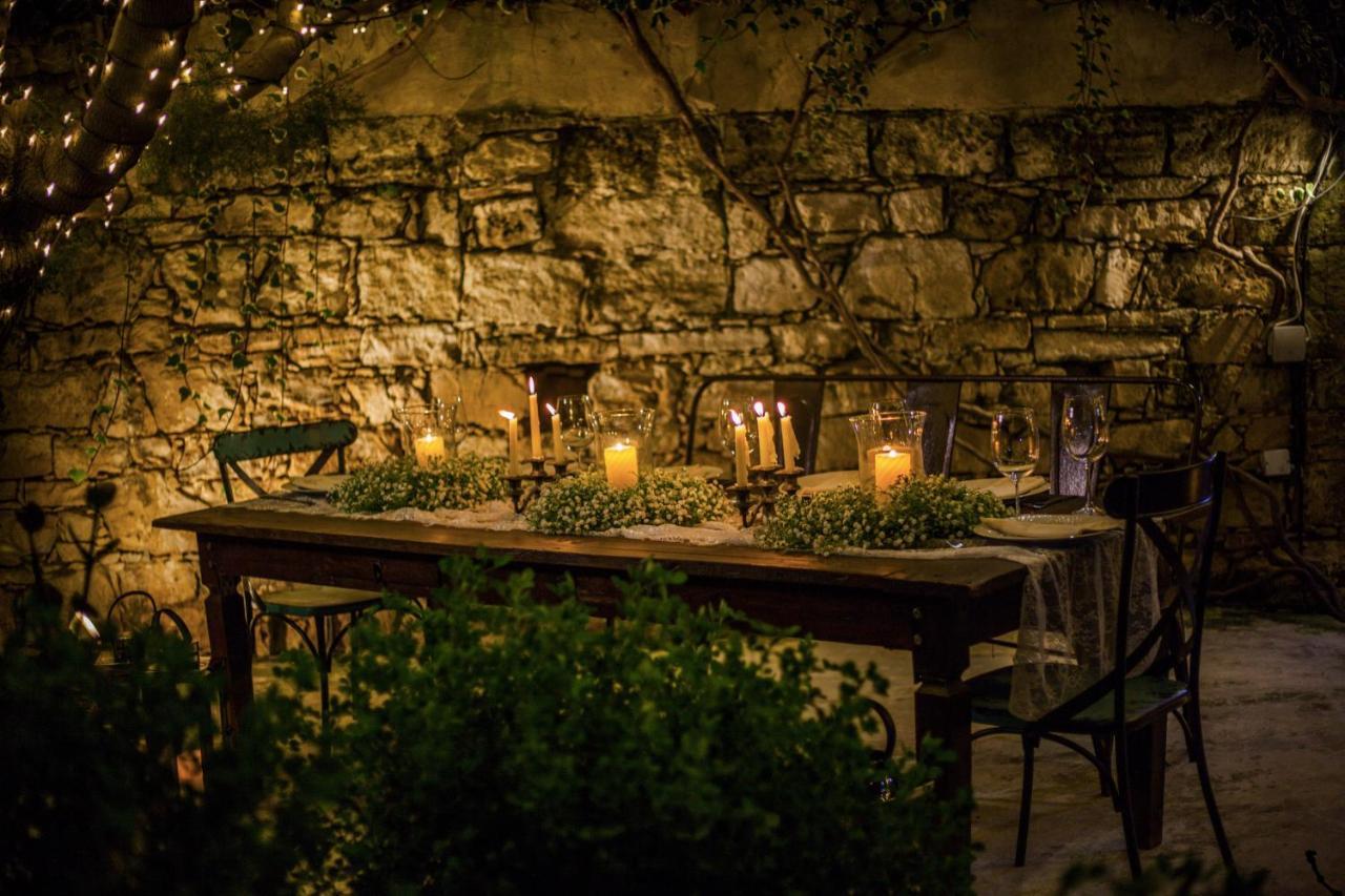 Gasthaus Cecilias Courtyard Malya Exterior foto