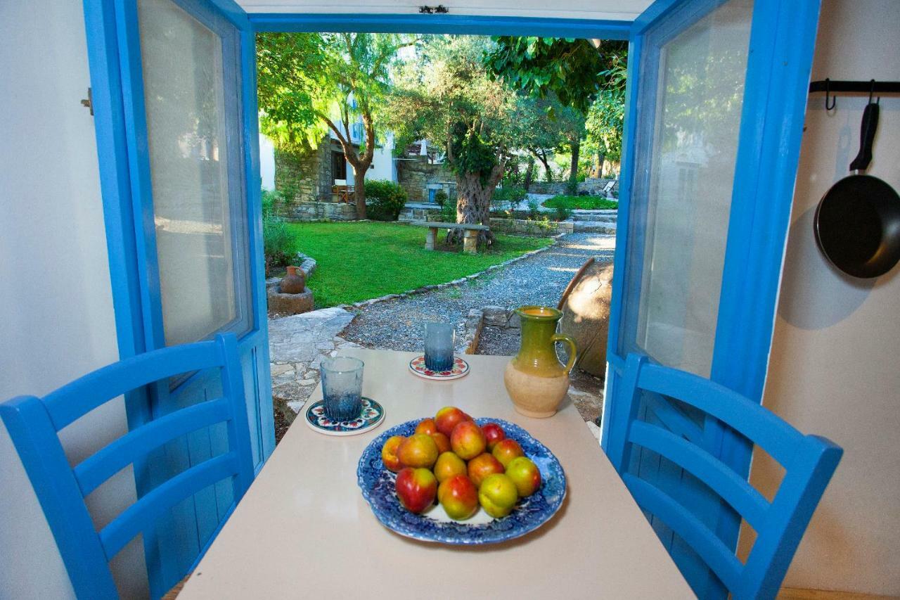 Gasthaus Cecilias Courtyard Malya Exterior foto